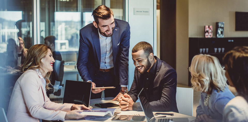 When its okay to ask your coworkers for help