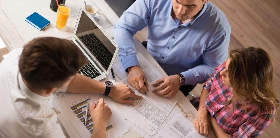 Choosing The Right Financial Advisor For You